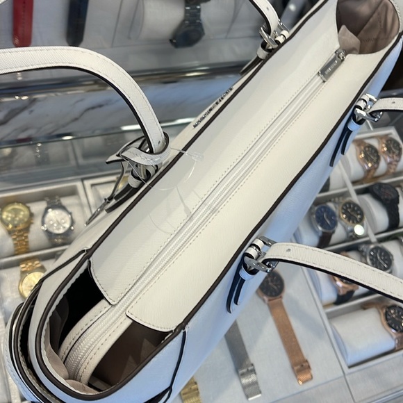 MICHAEL KORS
Jet Set Travel Lg Saffiano Leather Drawstring Travel Tote Shoulder - Picture 10 of 16